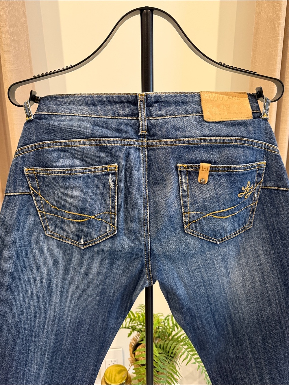 Liu Jo Women's Straight-Leg Jeans in Dark Blue Denim - Picture 6 of 9